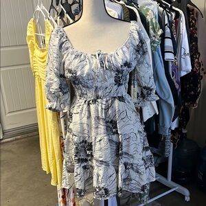 Beautiful Black & White Floral Print Shirt Sleeve Elastic Waist Dress🖤